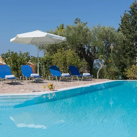Mit Gemeinsamem Grossen Pool Und Kinderbecken * Áyios Nikítas