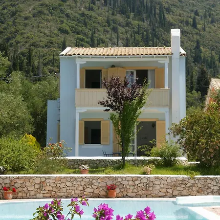 Mit Gemeinsamem Grossen Pool Und Kinderbecken Apartment Áyios Nikítas
